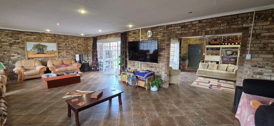 4 Bedroom Property for Sale in Miederpark North West